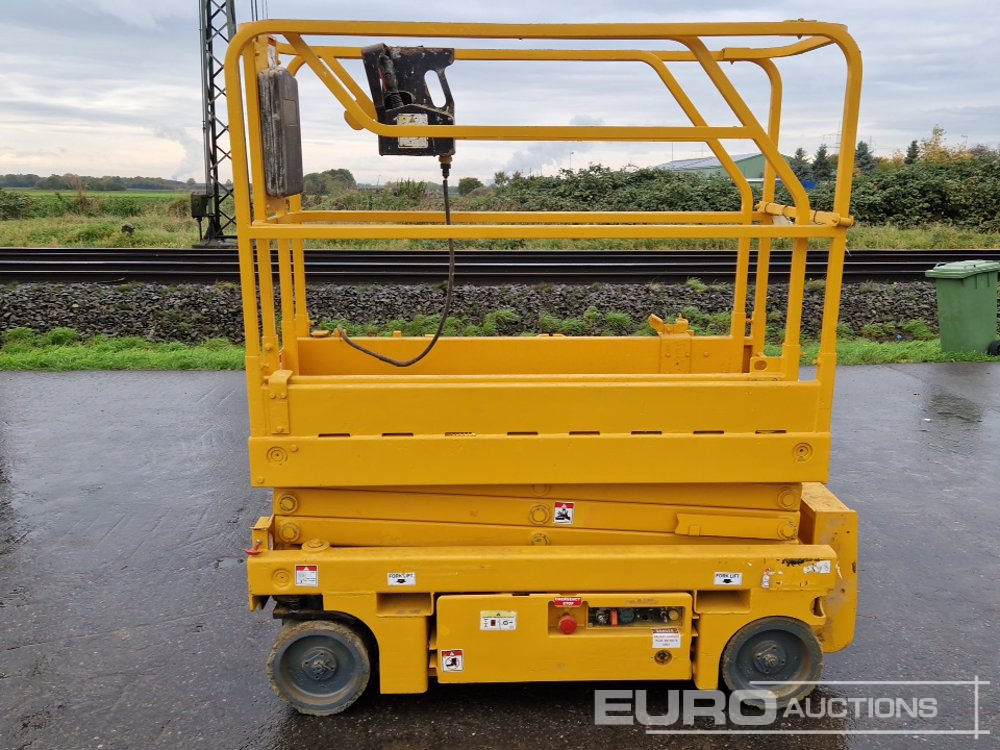 2014 Haulotte Optimum 8 - Scissor lift: picture 2 2014 Haulotte Optimum 8 - Scissor lift: picture 2