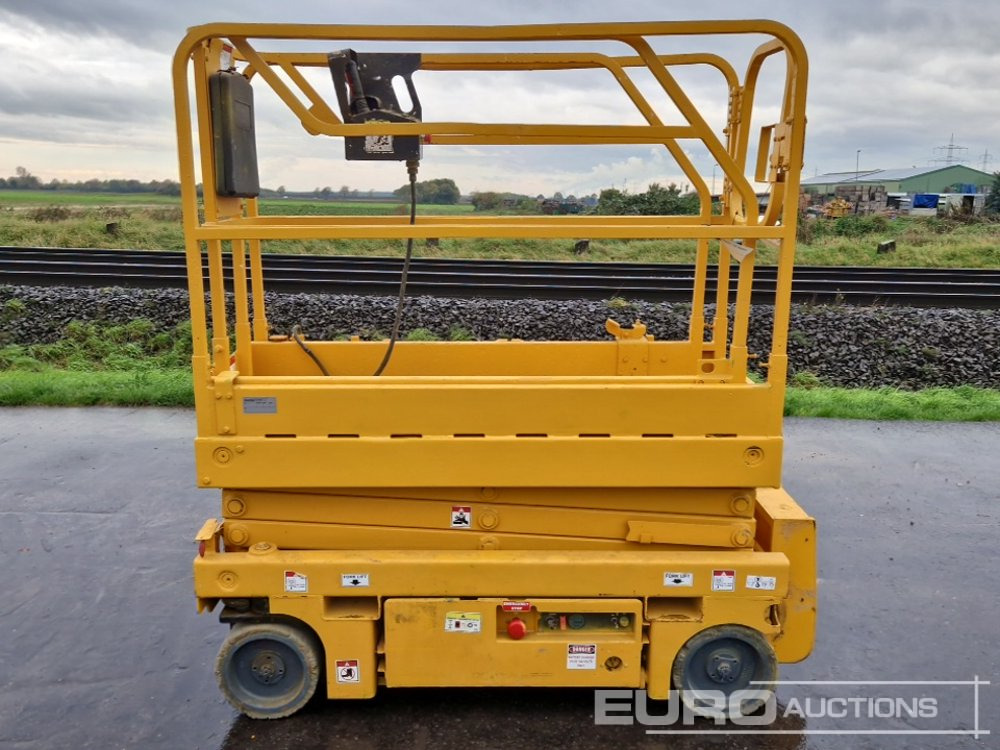 2014 Haulotte Optimum 8 - Scissor lift: picture 2 2014 Haulotte Optimum 8 - Scissor lift: picture 2