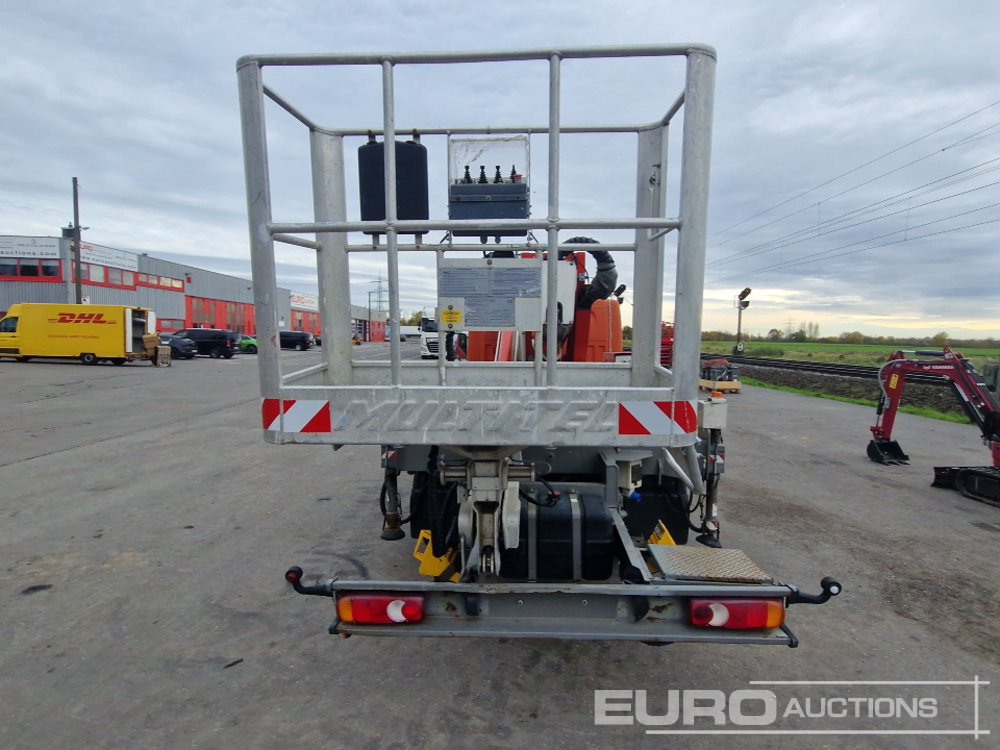 2014 Nissan Cabstar 35.12 - Truck mounted aerial platform: picture 4 2014 Nissan Cabstar 35.12 - Truck mounted aerial platform: picture 4
