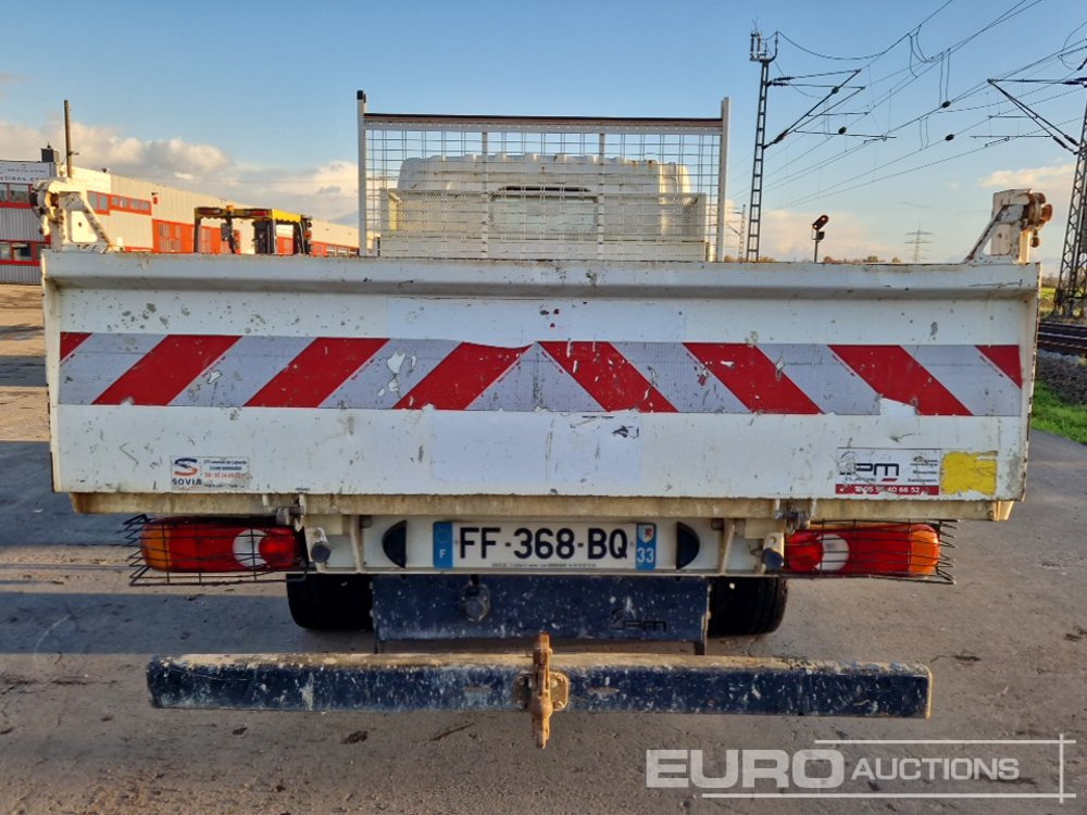 2019 Nissan NT400 - Tipper van: picture 4 2019 Nissan NT400 - Tipper van: picture 4