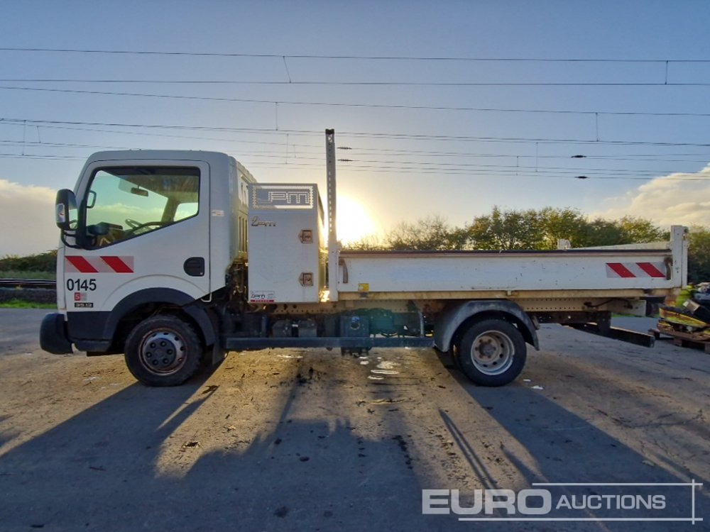 2019 Nissan NT400 - Tipper van: picture 2 2019 Nissan NT400 - Tipper van: picture 2