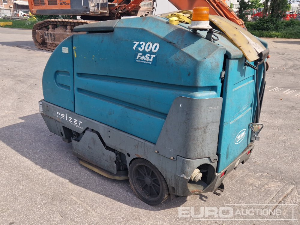 7300 Ride On Scrubning Machine - Scrubber dryer: picture 3 7300 Ride On Scrubning Machine - Scrubber dryer: picture 3