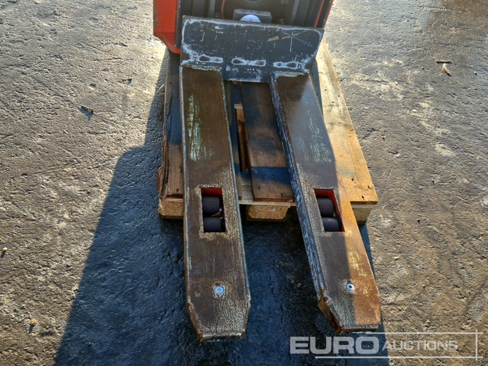 2018 Linde ELectric Walk Behind Pallet Truck - Material handling equipment: picture 5 2018 Linde ELectric Walk Behind Pallet Truck - Material handling equipment: picture 5