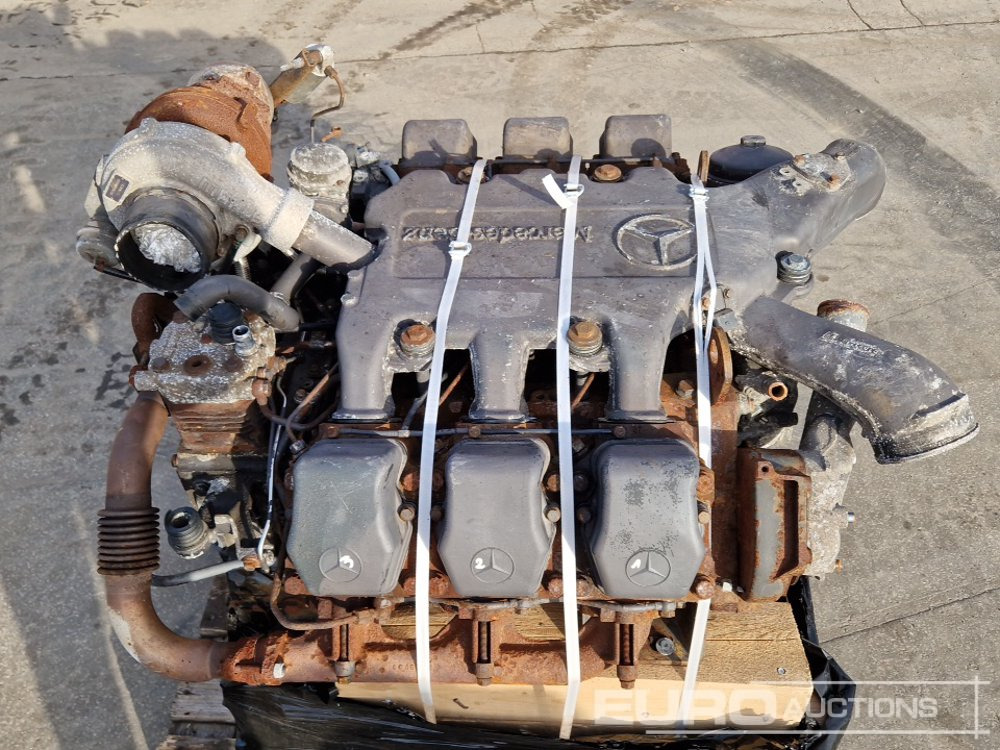 Mercedes-Benz ACTROS - Engine: picture 2 Mercedes-Benz ACTROS - Engine: picture 2