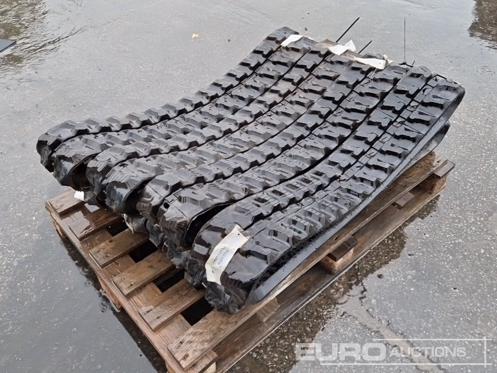 Pallet of Rubber Tracks 180x72x31 (8 of) - Track for Construction machinery: picture 1 Pallet of Rubber Tracks 180x72x31 (8 of) - Track for Construction machinery: picture 1