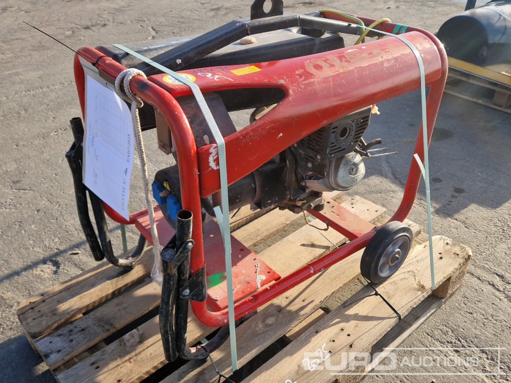 SDMO PERFORM 4500 XL - Generator set: picture 3 SDMO PERFORM 4500 XL - Generator set: picture 3