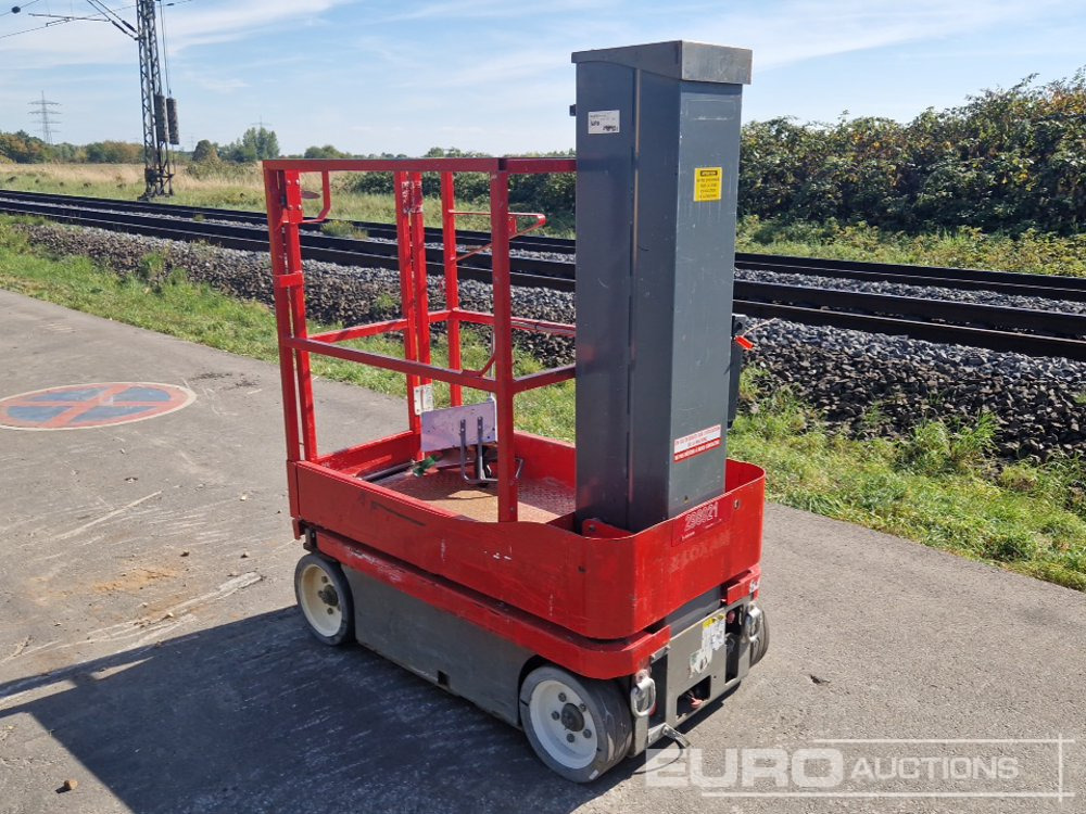SkyJack Electric Vertical Mast Lift - Aerial platform: picture 3 SkyJack Electric Vertical Mast Lift - Aerial platform: picture 3