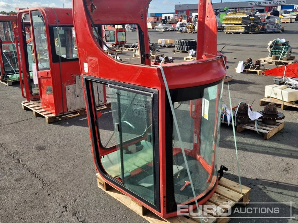 Cabin to suit Yanmar VIO20-4 - Spare parts for Excavator: picture 3 Cabin to suit Yanmar VIO20-4 - Spare parts for Excavator: picture 3