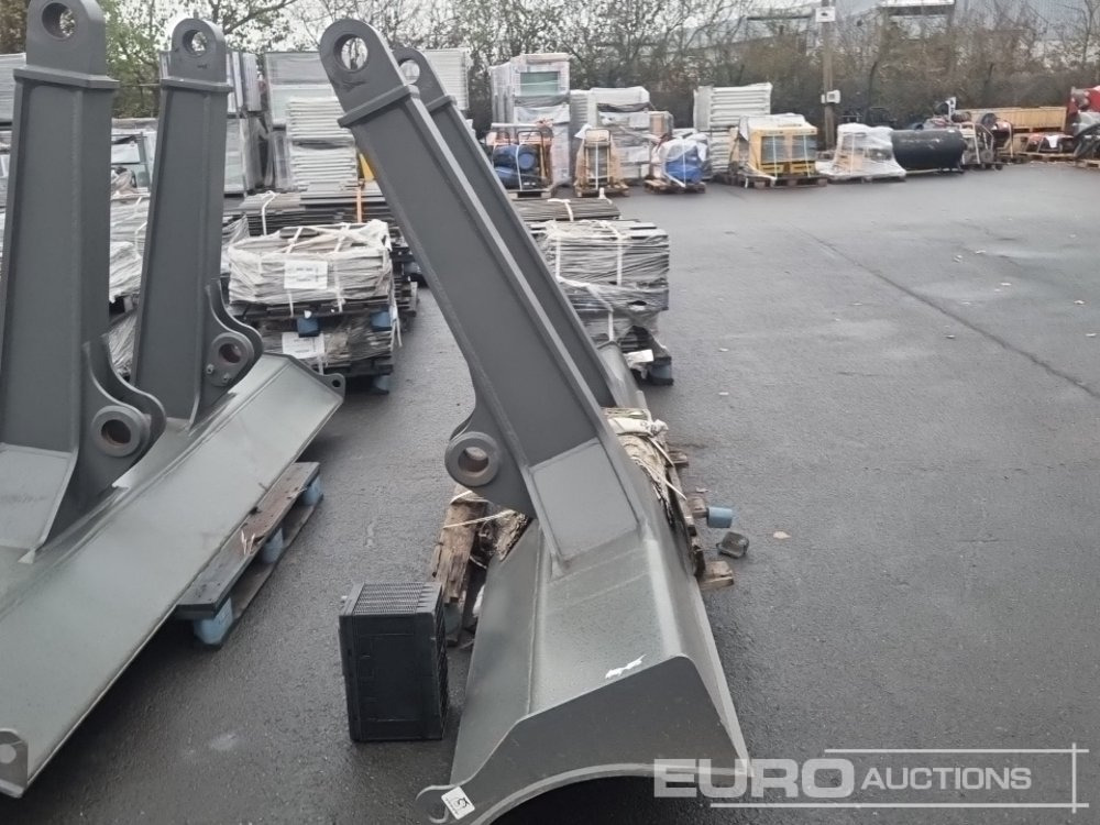 Dozer Blade to suit Volvo ECR235E - Spare parts for Excavator: picture 2 Dozer Blade to suit Volvo ECR235E - Spare parts for Excavator: picture 2