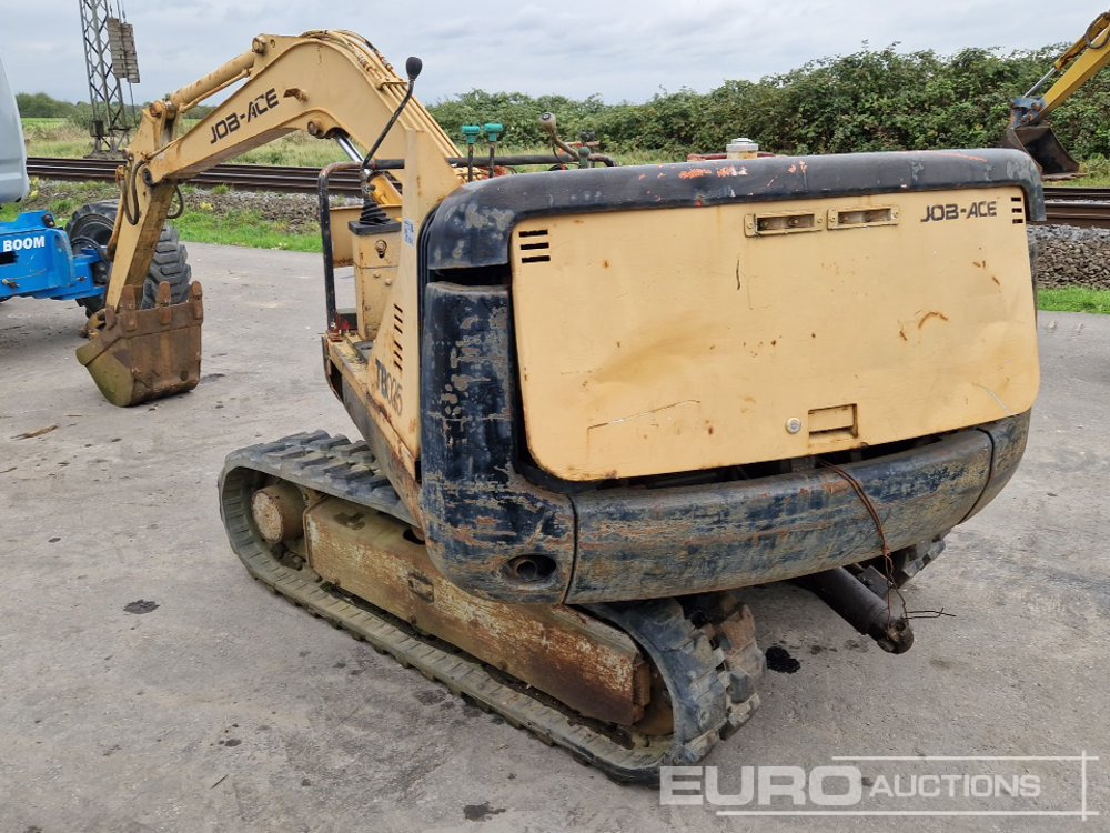 Takeuchi TB025 - Mini excavator: picture 3 Takeuchi TB025 - Mini excavator: picture 3