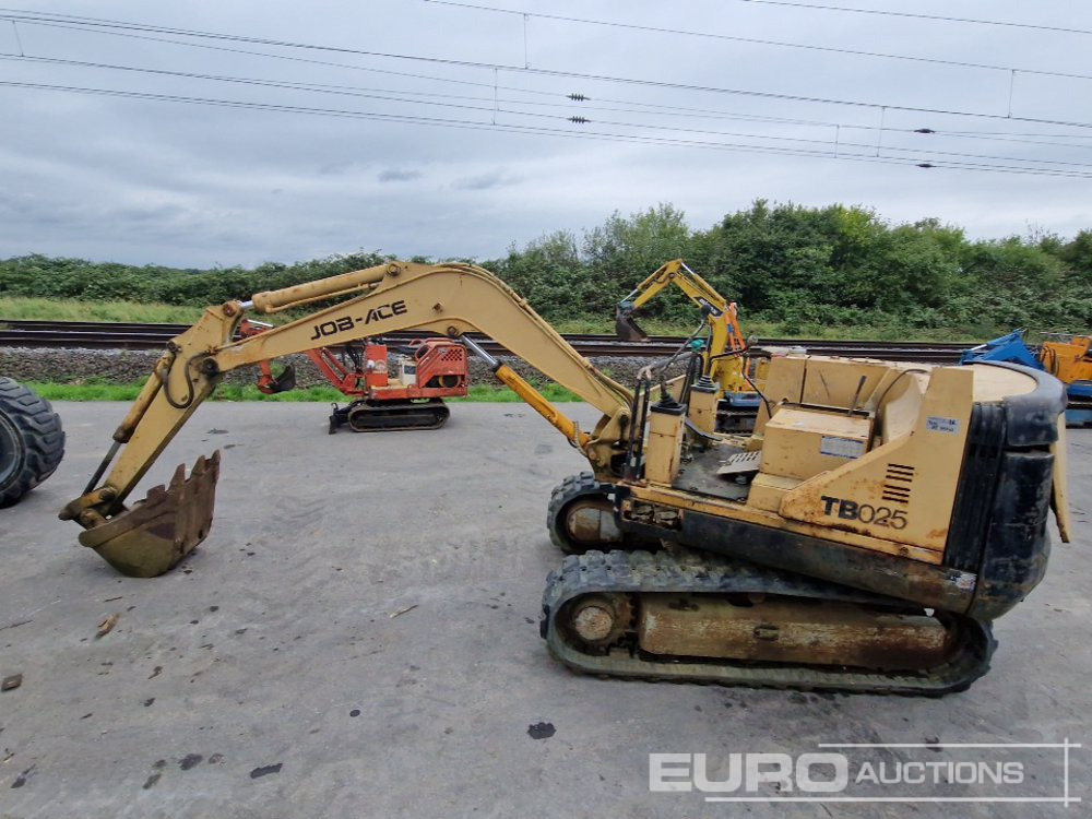 Takeuchi TB025 - Mini excavator: picture 2 Takeuchi TB025 - Mini excavator: picture 2