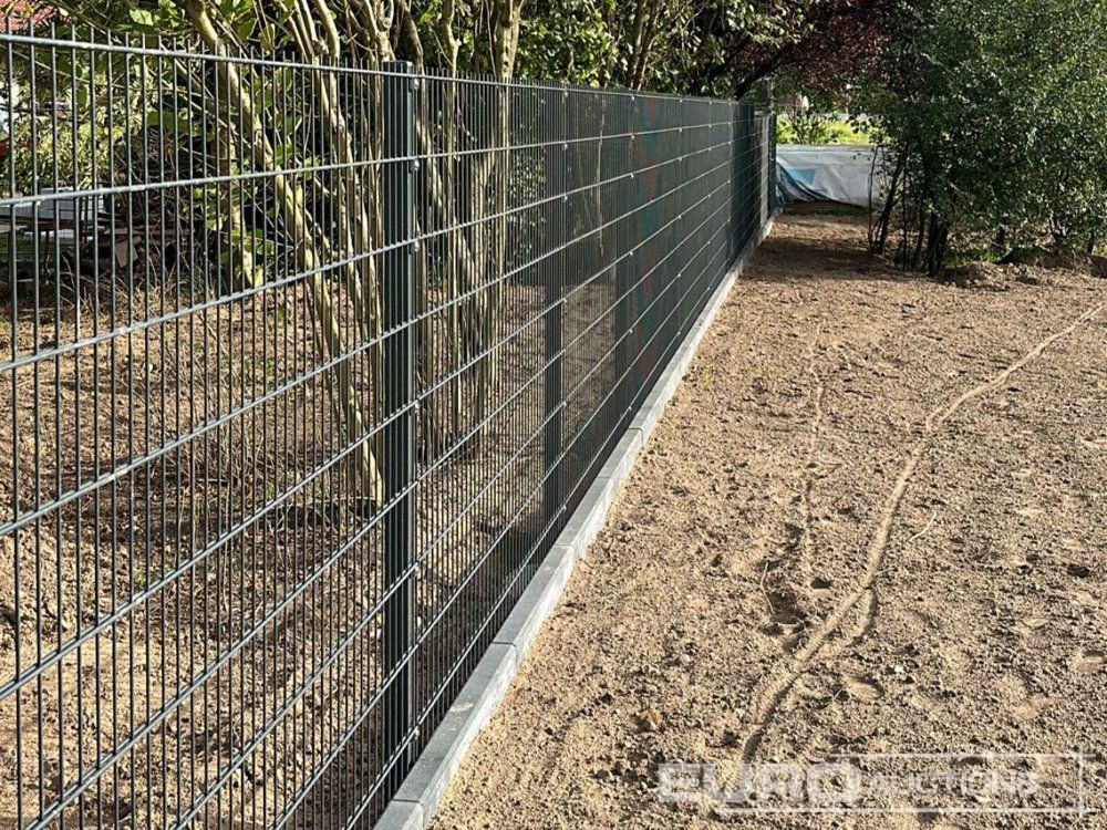 Unused Double Rod Mats Fence 1.83m 2.50m in 6/5/6 Each, 30 Pieces Per Package, 31 Posts 2.40m with Retaining Plates - Construction equipment: picture 4 Unused Double Rod Mats Fence 1.83m 2.50m in 6/5/6 Each, 30 Pieces Per Package, 31 Posts 2.40m with Retaining Plates - Construction equipment: picture 4