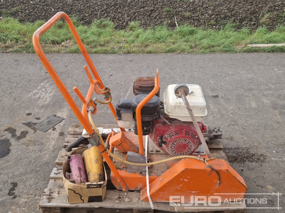 Walk Behind Asphalt Saw, Pneumatic Breaker + Spares - Asphalt machine: picture 1 Walk Behind Asphalt Saw, Pneumatic Breaker + Spares - Asphalt machine: picture 1