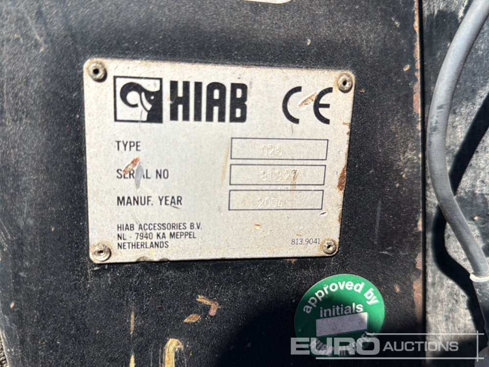 Dropside/ Flatbed truck 2004 Nissan Cabstar: picture 45