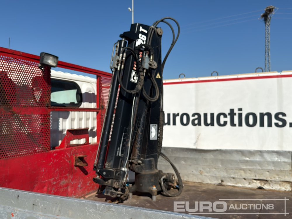Dropside/ Flatbed truck 2004 Nissan Cabstar: picture 15