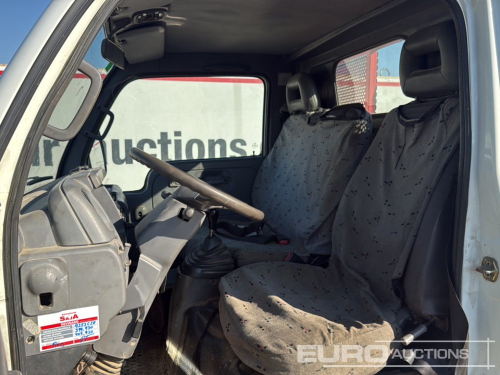 Dropside/ Flatbed truck 2004 Nissan Cabstar: picture 29