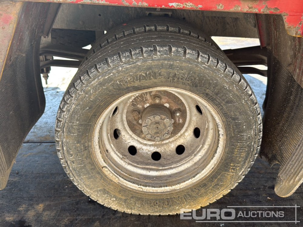 Dropside/ Flatbed truck 2004 Nissan Cabstar: picture 12