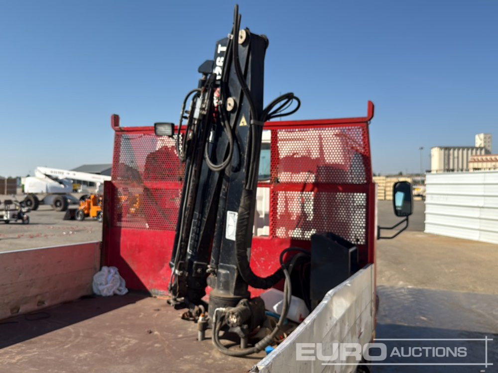 Dropside/ Flatbed truck 2004 Nissan Cabstar: picture 13