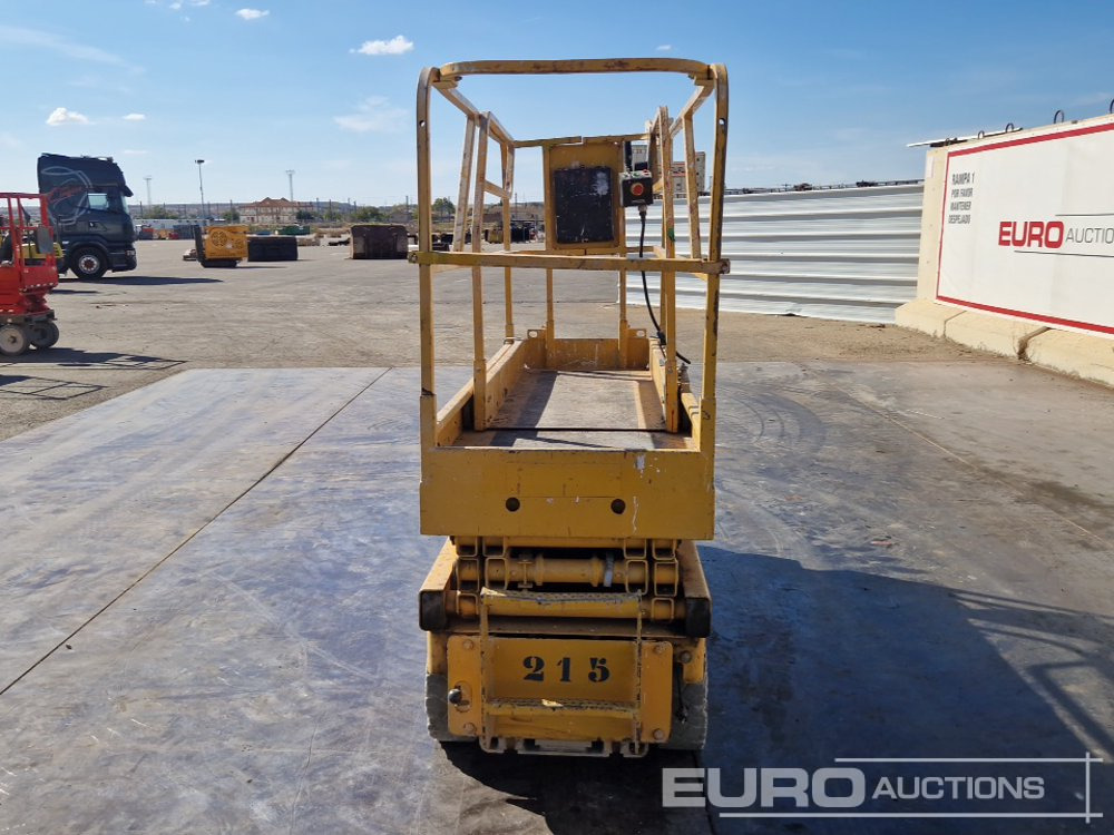 2006 Haulotte Compact 8 - Aerial platform: picture 4 2006 Haulotte Compact 8 - Aerial platform: picture 4