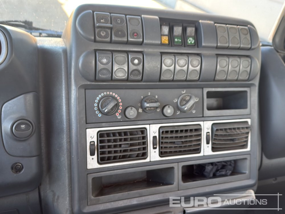 Dropside/ Flatbed truck 2006 Iveco ML160E24: picture 19