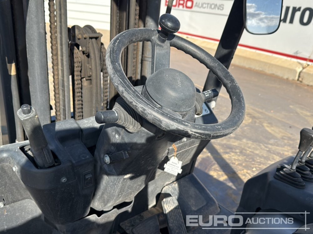 Electric forklift 2010 Nissan G1N1L20Q: picture 17