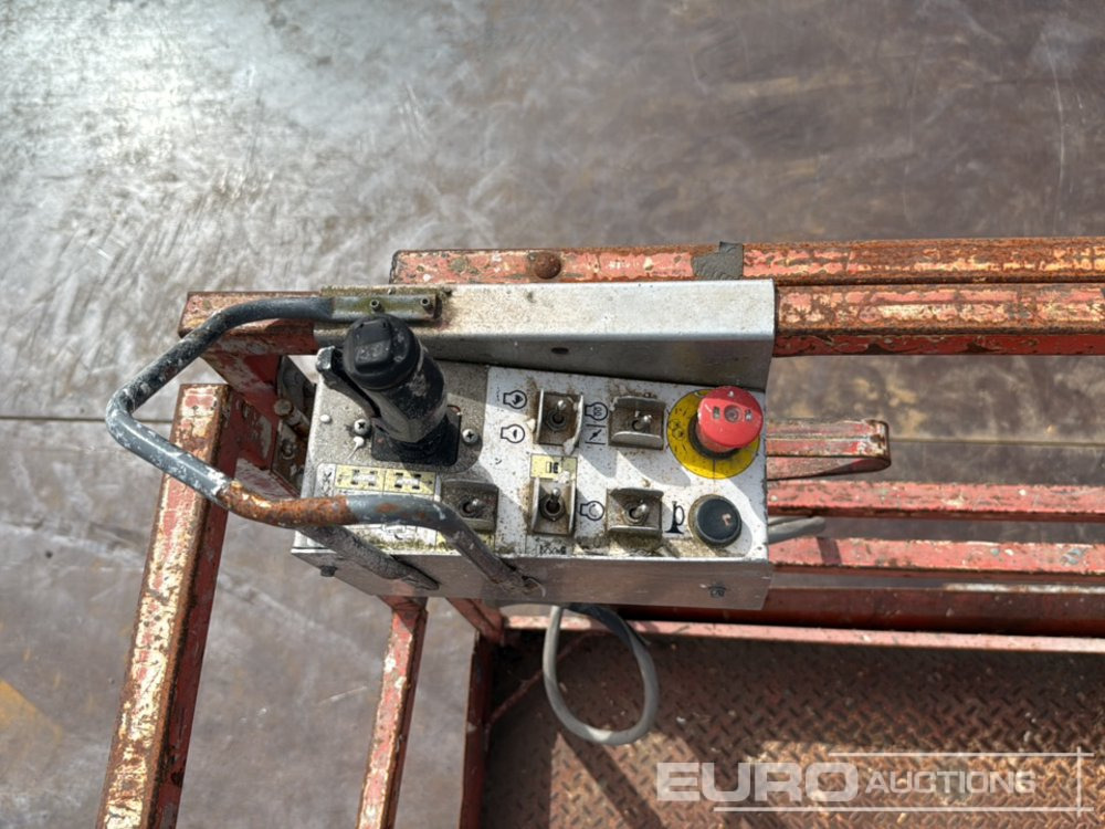 Aerial platform 2013 SkyJack SJ6826RT: picture 21