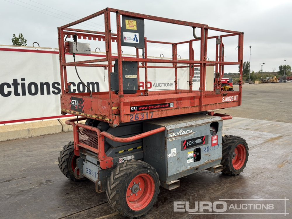 2013 SkyJack SJ6826RT - Scissor lift: picture 1 2013 SkyJack SJ6826RT - Scissor lift: picture 1