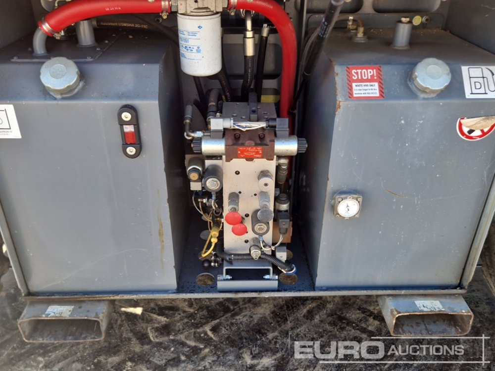 Aerial platform 2015 SkyJack SJ6826RT: picture 24