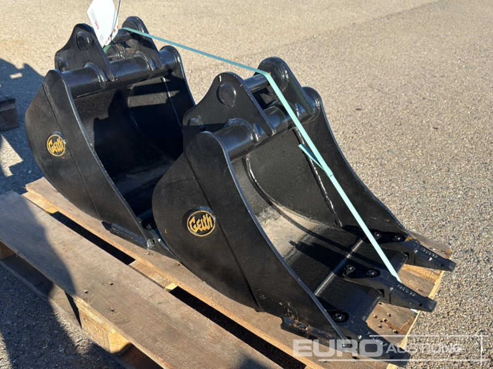 Geith Digging Bucket H03-0450-11404 to suit MCR1009 (S/Ns 1175044, 1175046) (2 of) - Bucket: picture 1 Geith Digging Bucket H03-0450-11404 to suit MCR1009 (S/Ns 1175044, 1175046) (2 of) - Bucket: picture 1