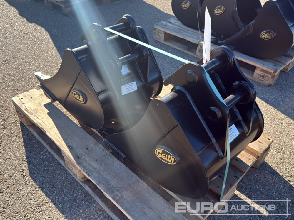 Geith Digging Bucket H03-0450-11404 to suit MCR1009 (S/Ns 1175044, 1175046) (2 of) - Bucket: picture 3 Geith Digging Bucket H03-0450-11404 to suit MCR1009 (S/Ns 1175044, 1175046) (2 of) - Bucket: picture 3