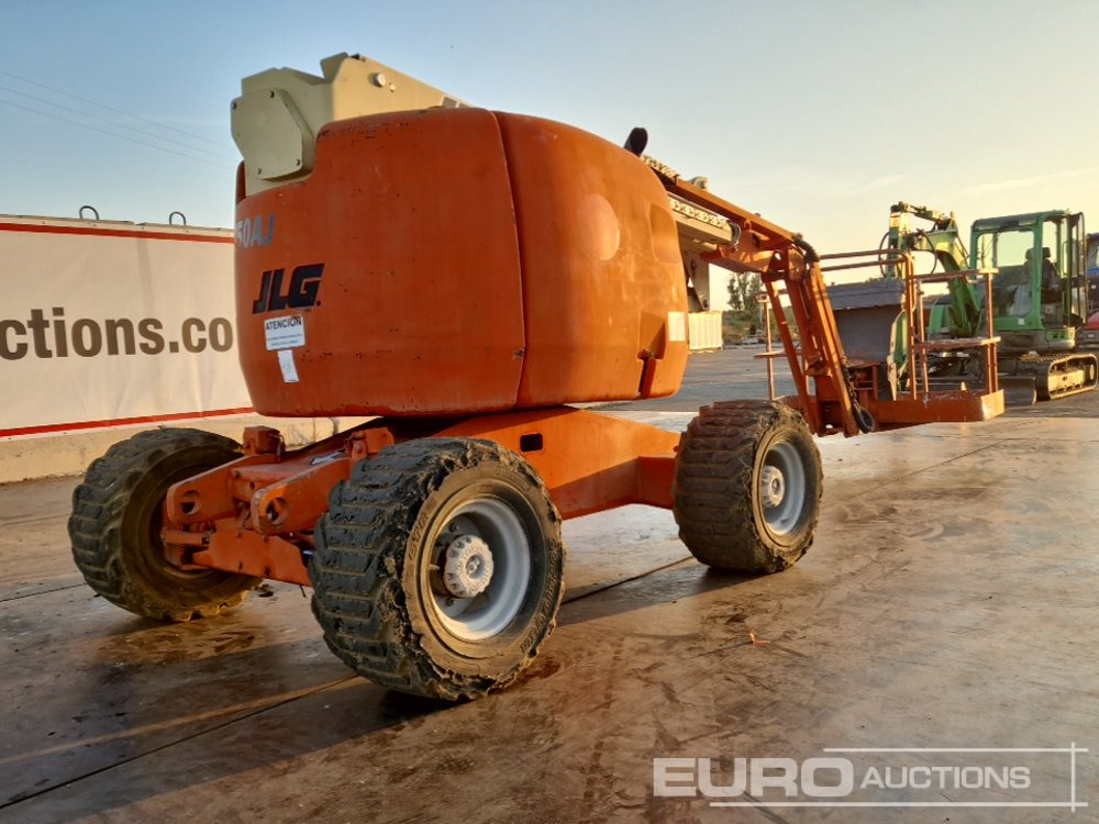JLG 4x4 Articulating Boom Lift, 15.7 Working Height, 230kg Platform Capacity - Aerial platform: picture 1 JLG 4x4 Articulating Boom Lift, 15.7 Working Height, 230kg Platform Capacity - Aerial platform: picture 1