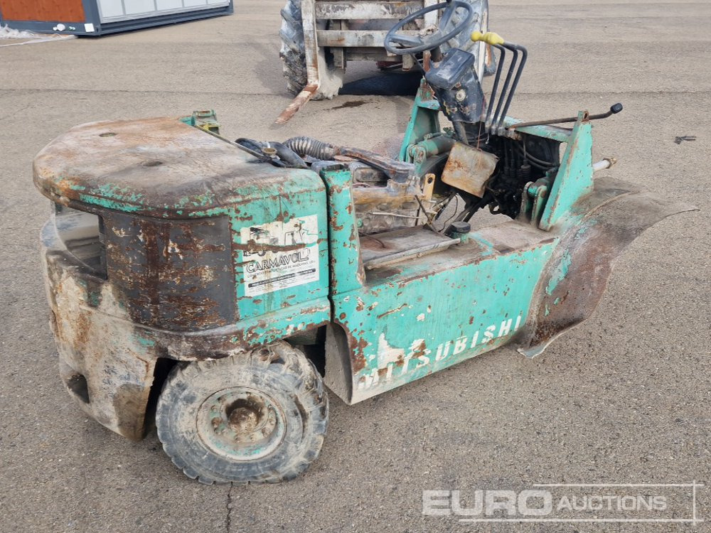 Mitsibishi Forklift, 2 Stage Free Mast Lift, Forks (Incomplete) - Forklift: picture 4 Mitsibishi Forklift, 2 Stage Free Mast Lift, Forks (Incomplete) - Forklift: picture 4