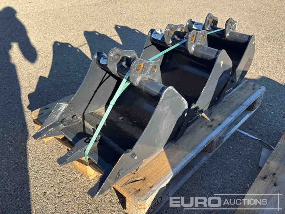 Yanmar Bucket GGT120BA40450T to Suit 1.5-2 Ton Excavator (S/Ns 1106279, 1106284, 1106290) (3 of) - Bucket: picture 1 Yanmar Bucket GGT120BA40450T to Suit 1.5-2 Ton Excavator (S/Ns 1106279, 1106284, 1106290) (3 of) - Bucket: picture 1