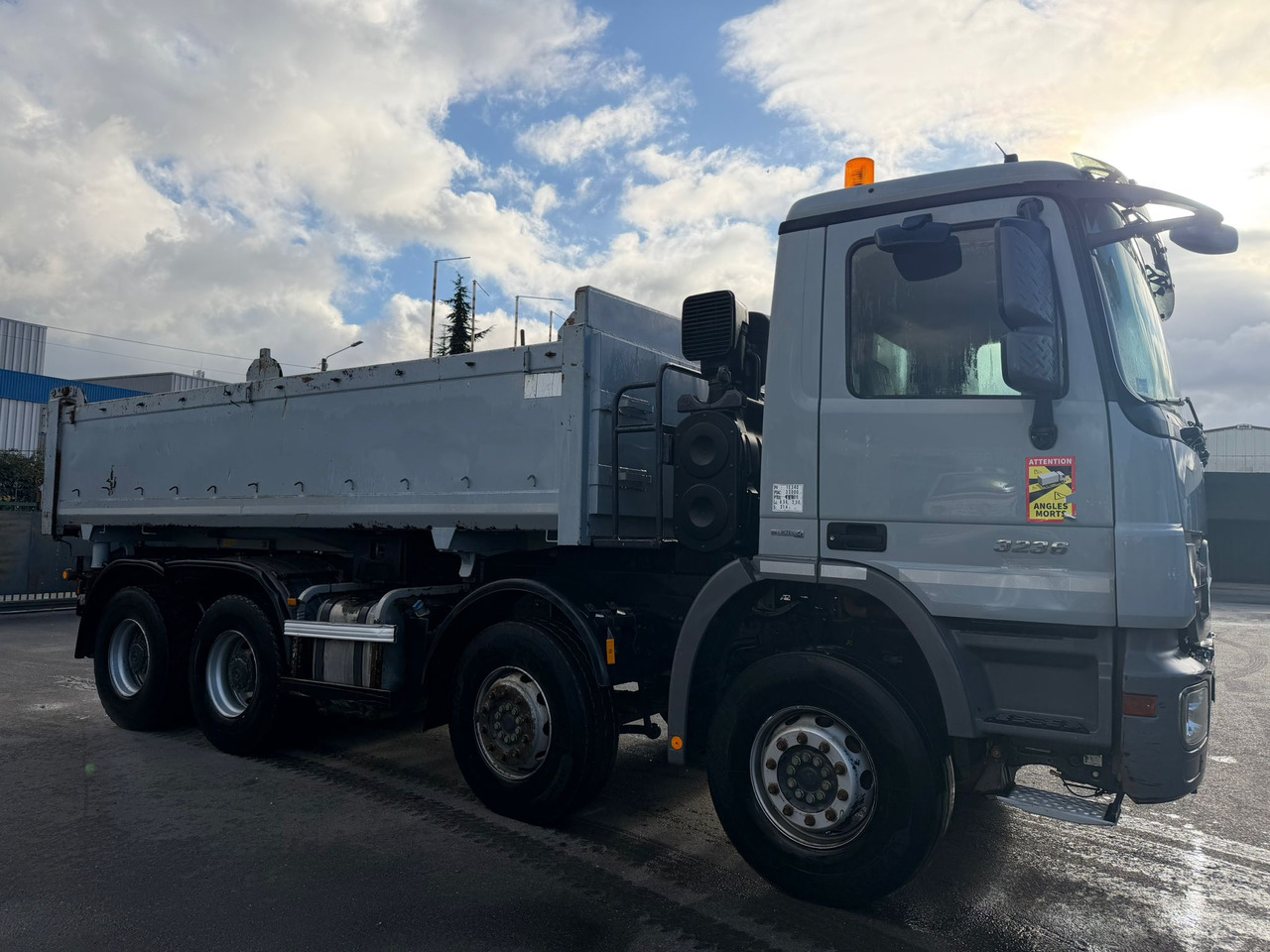 Camion porteur bi-benne AX-614-PE - Tipper: picture 3 Camion porteur bi-benne AX-614-PE - Tipper: picture 3