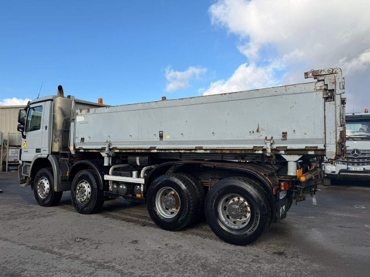 Camion porteur bi-benne AX-614-PE - Tipper: picture 4 Camion porteur bi-benne AX-614-PE - Tipper: picture 4
