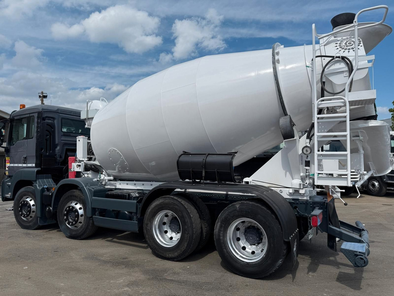 MAN TGS 32.420 - Concrete mixer truck: picture 4 MAN TGS 32.420 - Concrete mixer truck: picture 4