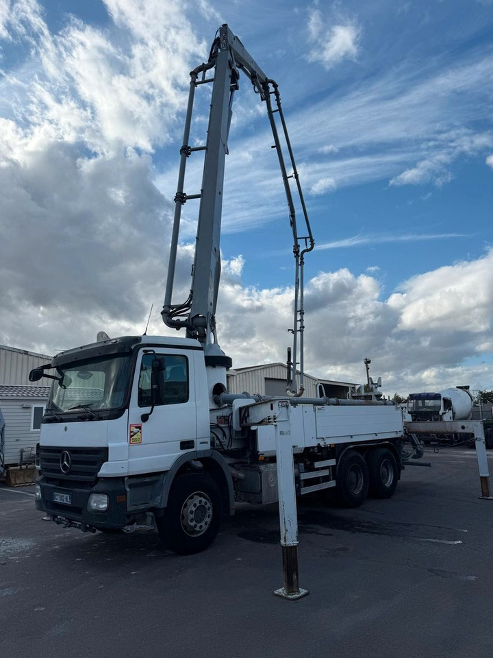 Mercedes-Benz Actros - Concrete pump truck: picture 4 Mercedes-Benz Actros - Concrete pump truck: picture 4