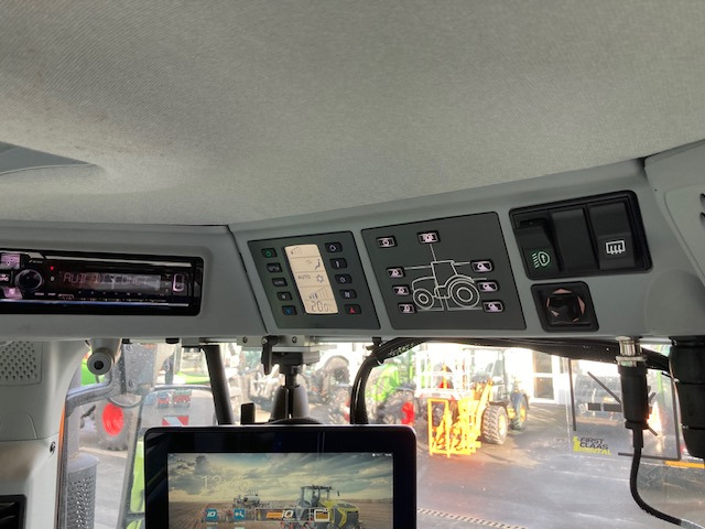 Claas Axion 830 - Farm tractor: picture 5 Claas Axion 830 - Farm tractor: picture 5