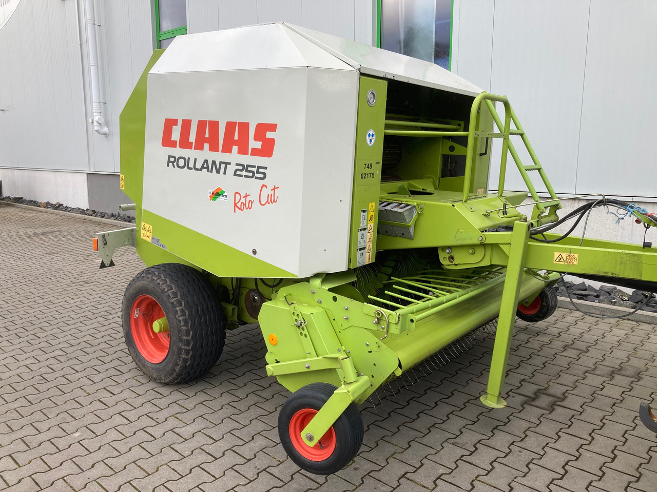 Claas Rollant 255RC - Hay and forage equipment: picture 1 Claas Rollant 255RC - Hay and forage equipment: picture 1