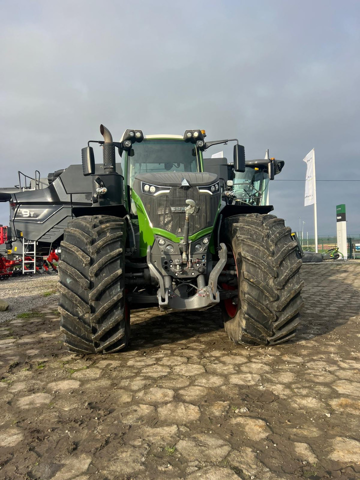 Fendt 1046 Vario Gen2 ProfiPlus - Farm tractor: picture 3 Fendt 1046 Vario Gen2 ProfiPlus - Farm tractor: picture 3