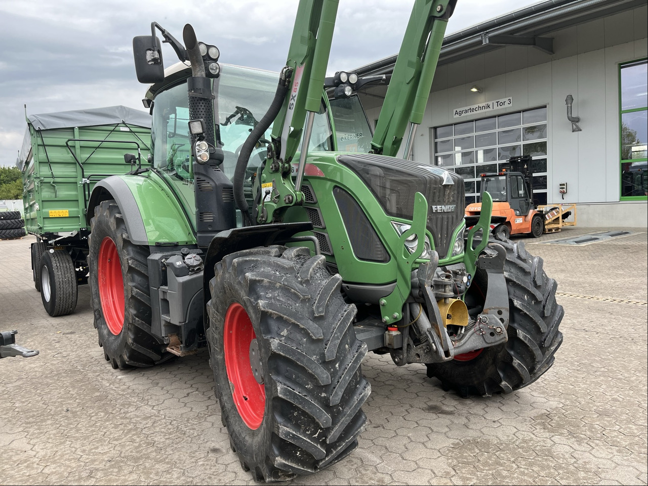 Fendt 716 Vario S4 - Farm tractor: picture 1 Fendt 716 Vario S4 - Farm tractor: picture 1