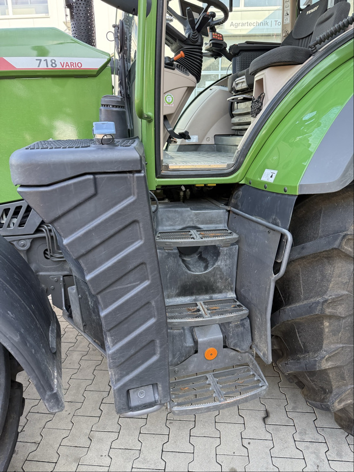 Fendt 718 Vario Gen6 PowerPlus - Farm tractor: picture 2 Fendt 718 Vario Gen6 PowerPlus - Farm tractor: picture 2