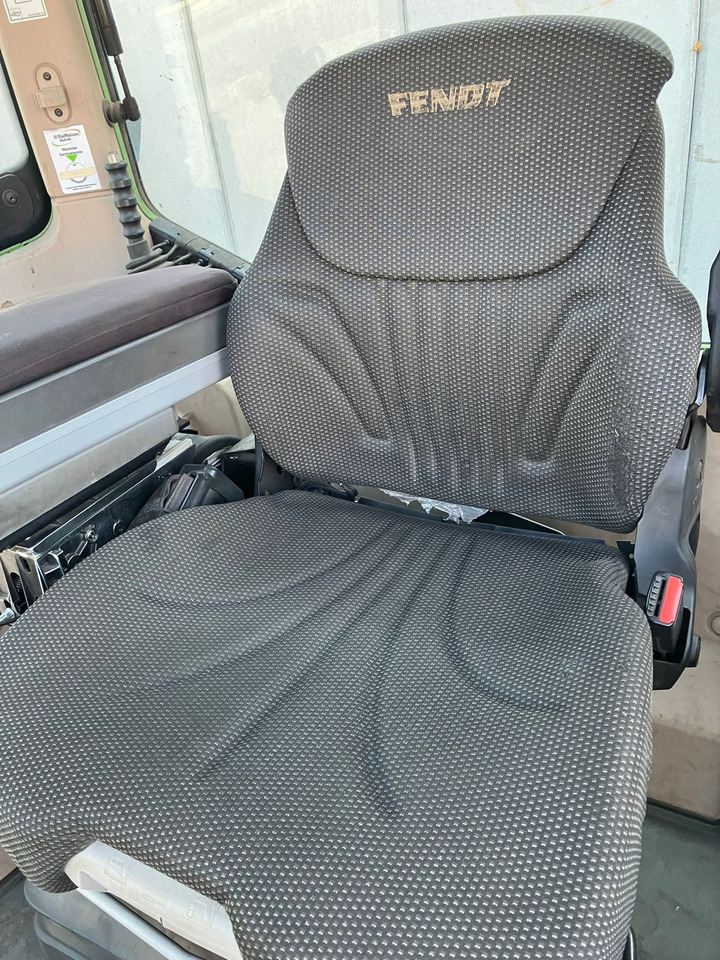 Fendt 718 Vario S4 Power - Farm tractor: picture 3 Fendt 718 Vario S4 Power - Farm tractor: picture 3