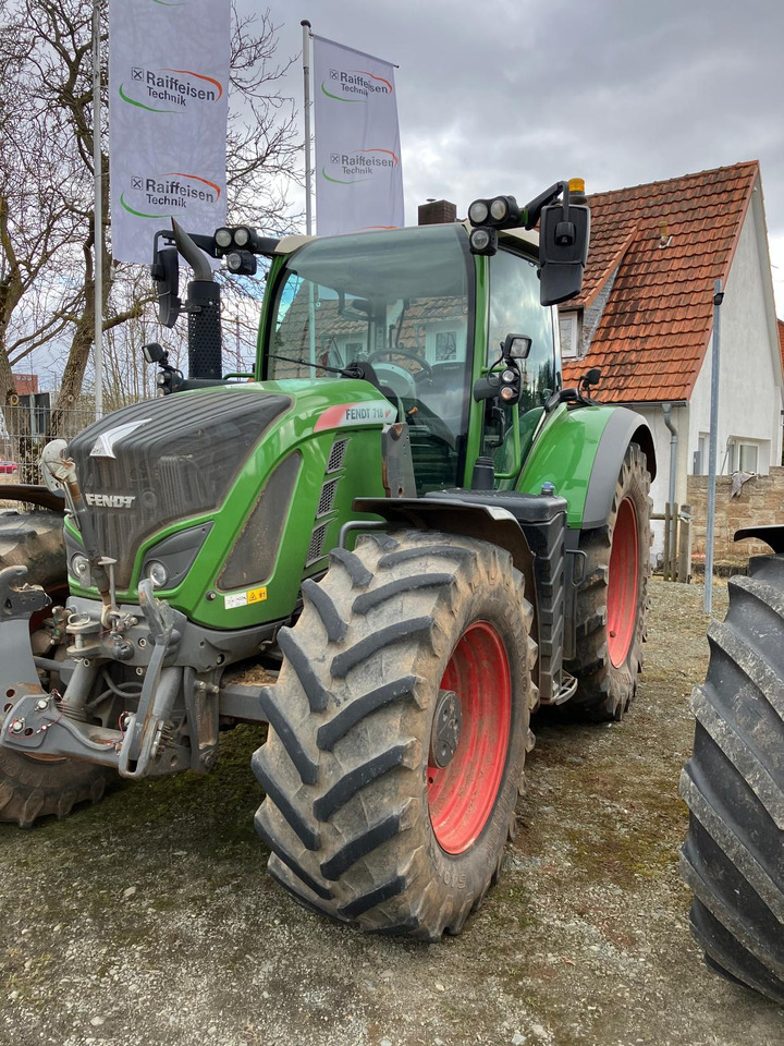 Fendt 718 Vario S4 Power - Farm tractor: picture 1 Fendt 718 Vario S4 Power - Farm tractor: picture 1