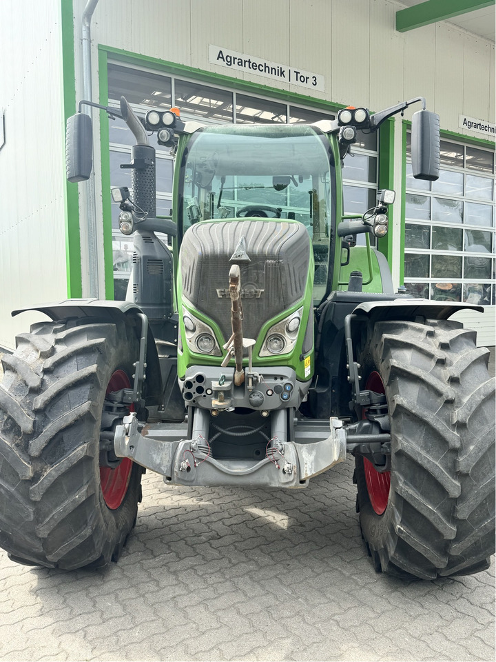 Farm tractor Fendt 724 Vario S4: picture 8