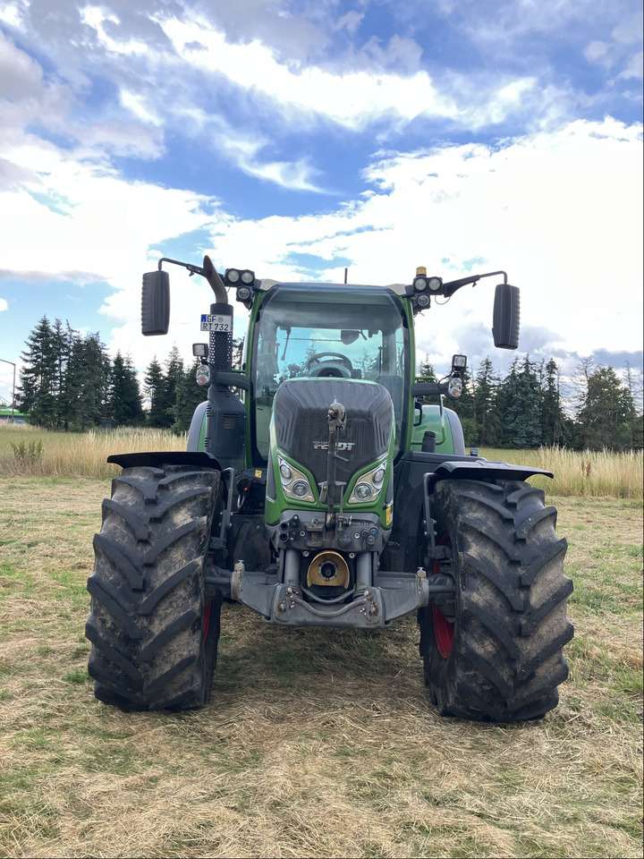 Farm tractor Fendt 724 Vario S4: picture 12