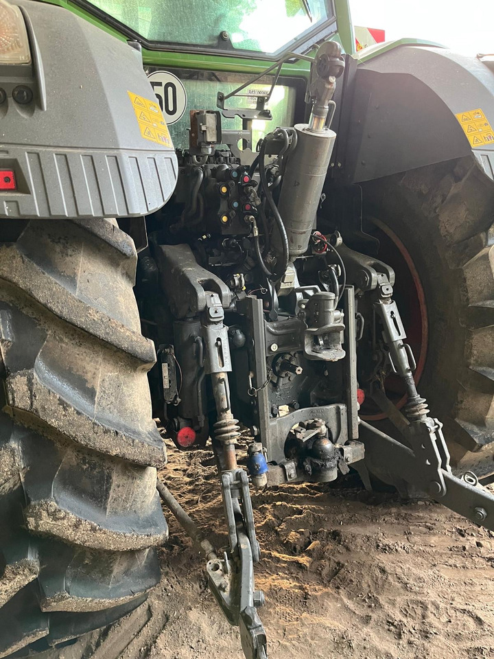 Fendt 828 Vario S4 ProfiPlus FL - Farm tractor: picture 2 Fendt 828 Vario S4 ProfiPlus FL - Farm tractor: picture 2