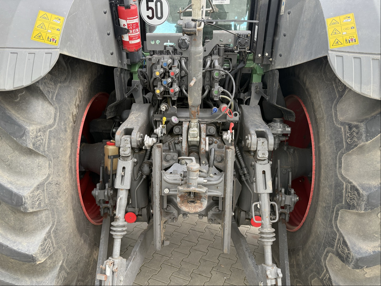 Fendt 828 Vario S4 ProfiPlus Motor NEU - Farm tractor: picture 4 Fendt 828 Vario S4 ProfiPlus Motor NEU - Farm tractor: picture 4