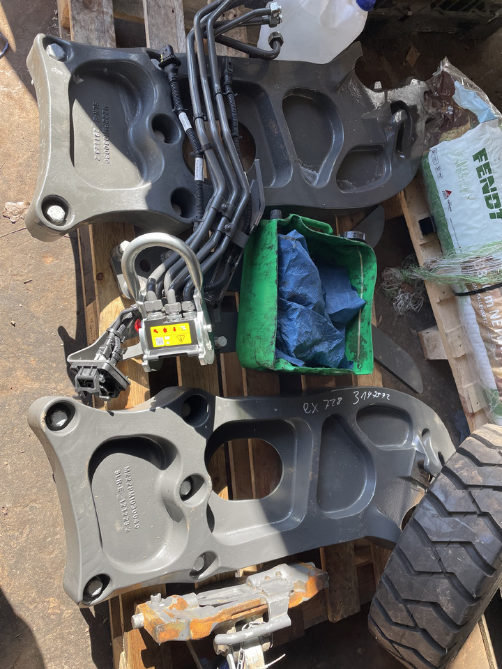Fendt Cargo 6.100 Profi - Front loader for tractor: picture 2 Fendt Cargo 6.100 Profi - Front loader for tractor: picture 2
