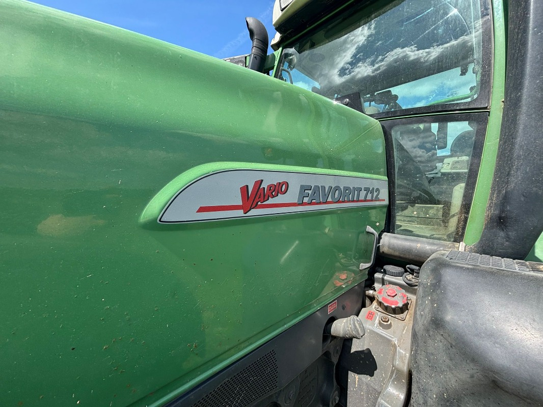 Farm tractor Fendt Favorit 712 Vario: picture 6